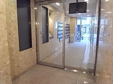 ベルフレージュ南堀江　BRAVI不動産のエントランス|【ベルフレージュ南堀江】落ち着いたエントランスです