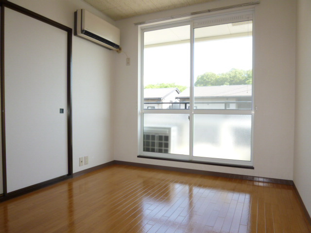 メゾンレオＡの洋室