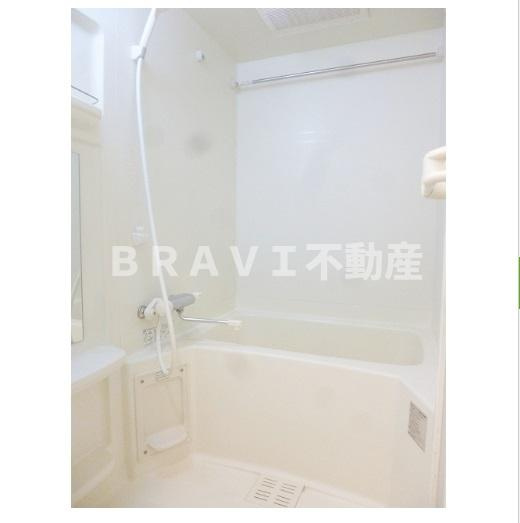 クラウンハイム北心斎橋フラワーコート　BRAVI不動産の浴室|【クラウンハイム北心斎橋フラワーコート】ゆったり過ごせるお風呂です