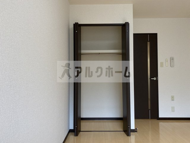 フジパレスパルトネールさとの1番館の収納|パルトネールさとの1番館　クローゼット