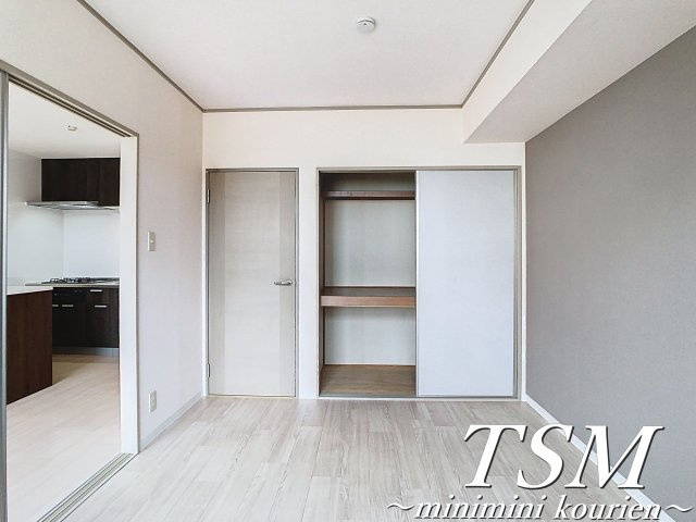 ヴェルドミール出口の洋室