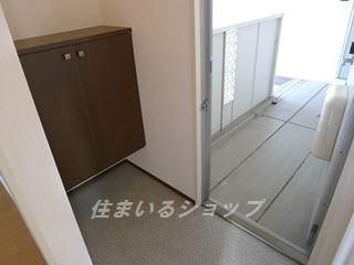 広島市安佐北区口田南１丁目のアパートの玄関