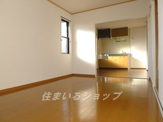 広島市安佐北区口田南１丁目のアパートの居間・リビング