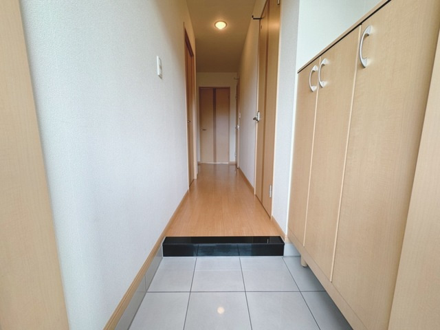 メゾンガイアの玄関