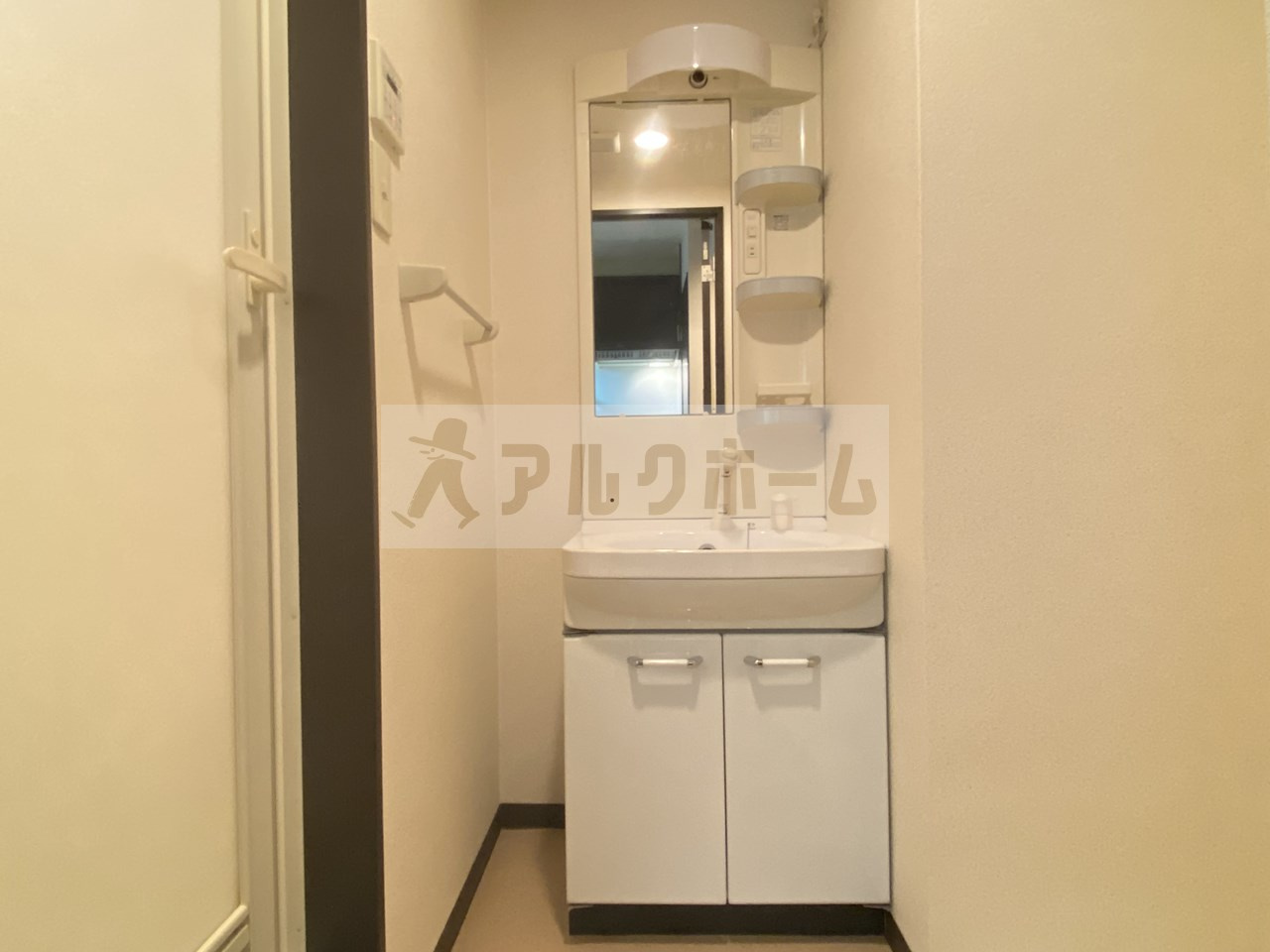 フジパレスパルトネールさとの2番館の独立洗面台|フジパレスパルトネールさとの2番館　シャンプードレッサー