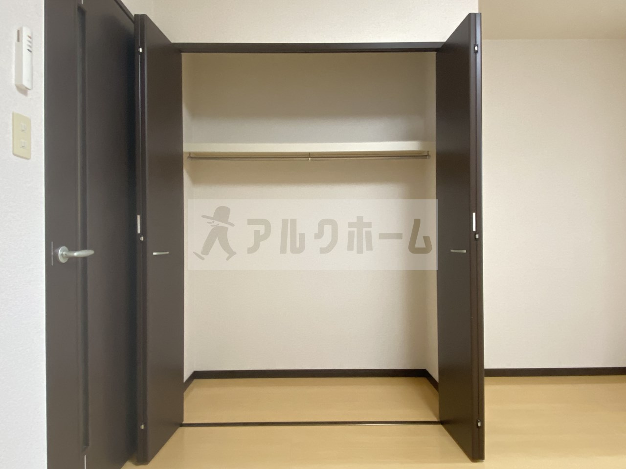 フジパレスパルトネールさとの2番館の収納|フジパレスパルトネールさとの2番館　クローゼット