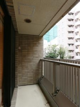 港区六本木３丁目の賃貸マンションのバルコニー