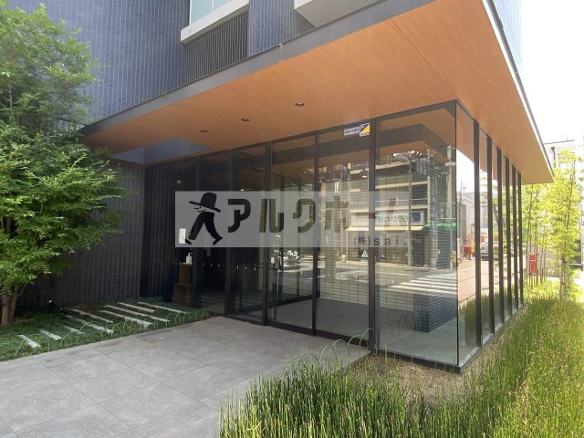 シャルマンフジスマート八尾本町エアーのエントランス