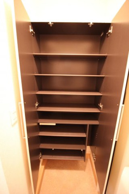 【寝室】 | フローレンス宮町 | シューズボックス