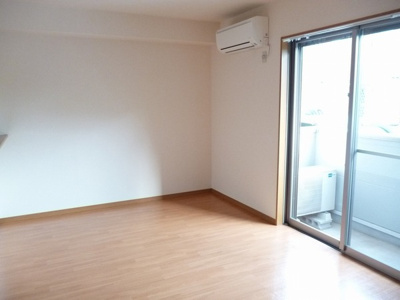 【居間・リビング】 | レオントポディウムⅡ番館 | 明るい南向き