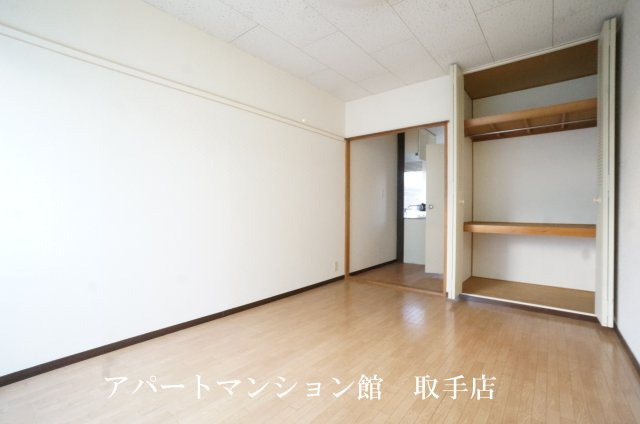 リバーサイドパレスの居間・リビング