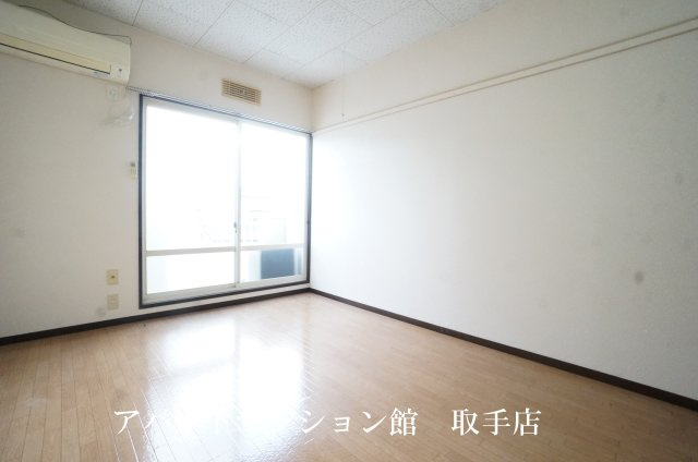 リバーサイドパレスの居間・リビング