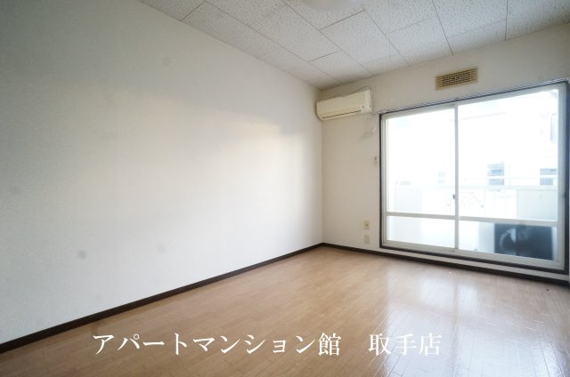 リバーサイドパレスの居間・リビング