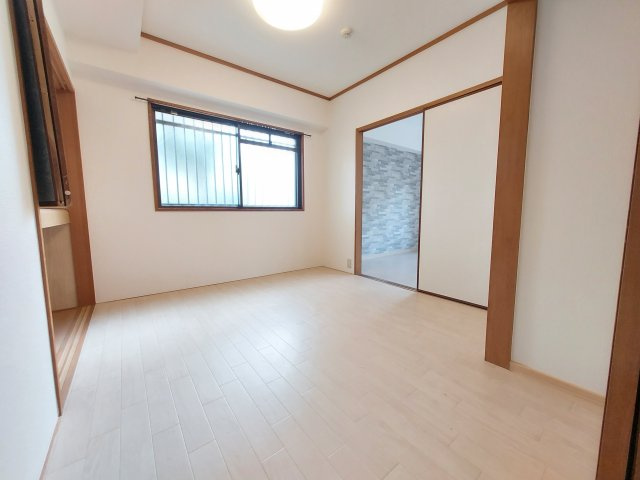 グミヒルズの洋室