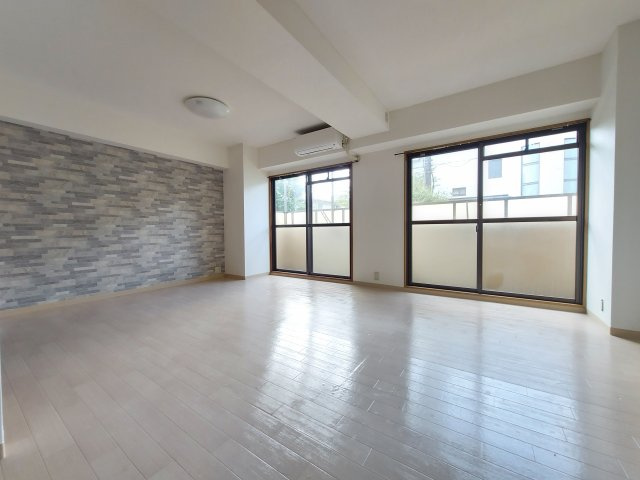 グミヒルズの居間・リビング