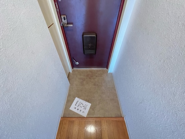 アデューウエダの玄関