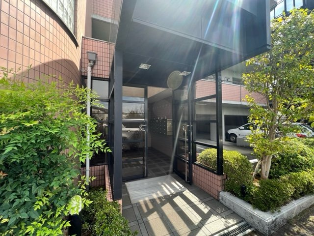 アデューウエダのエントランス