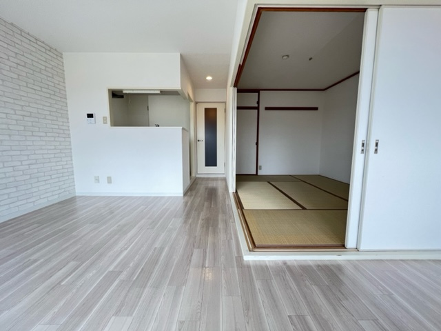 アデューウエダの洋室