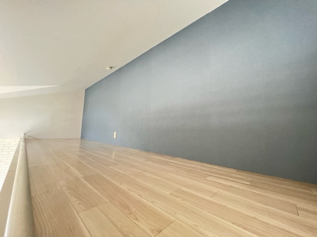 アデューウエダの洋室