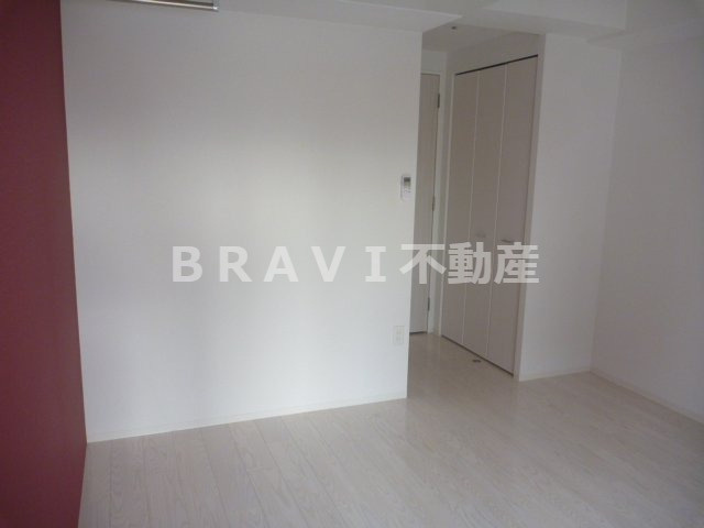 ミュプレ北浜EAST(旧名称SEST北浜) BRAVI不動産の居間・リビング|【SEST北浜】ゆったりとした居間です