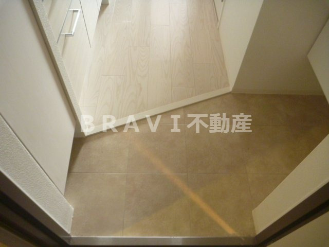 ミュプレ北浜EAST(旧名称SEST北浜) BRAVI不動産の玄関|【SEST北浜】きれいな玄関です