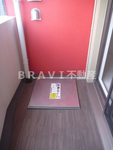 ミュプレ北浜EAST(旧名称SEST北浜) BRAVI不動産のバルコニー|【SEST北浜】バルコニーからの眺めを楽しみながら食事をしませんか