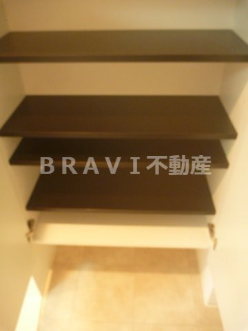 ミュプレ北浜EAST(旧名称SEST北浜) BRAVI不動産の収納|【SEST北浜】シューズボックス