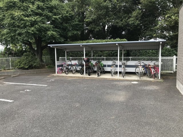 フレンドリーヒルA棟のその他共用部分|駐輪場