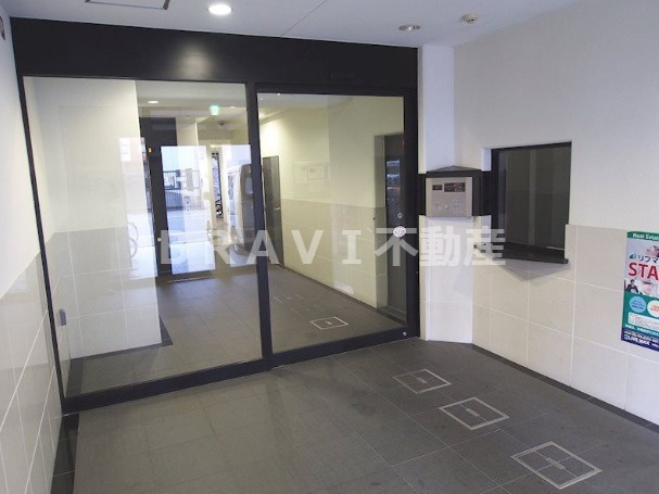 フィオレ立売堀　BRAVI不動産のエントランス|【フィオレ立売堀】エントランスです