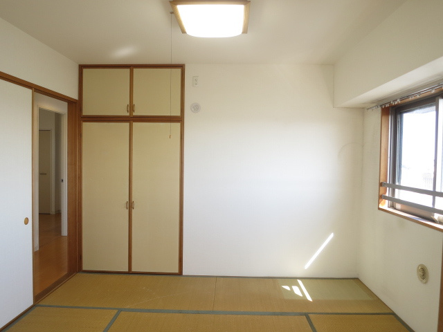 ラシュレ久米川ステーションサイドの和室