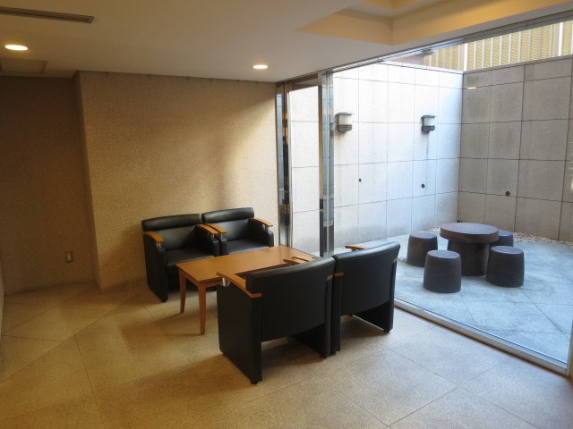 ラシュレ久米川ステーションサイドのロビー