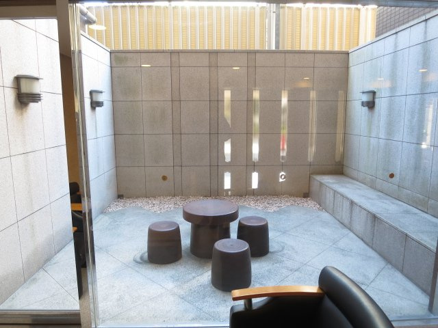 ラシュレ久米川ステーションサイドのロビー