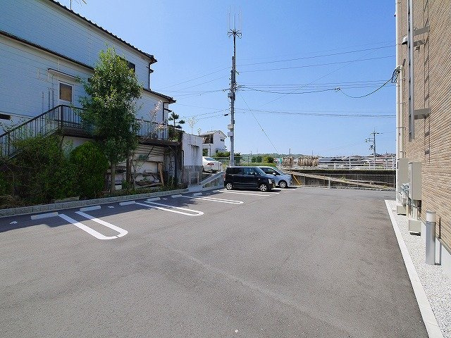 カルム　ドミールの駐車場|カースペースがあります
