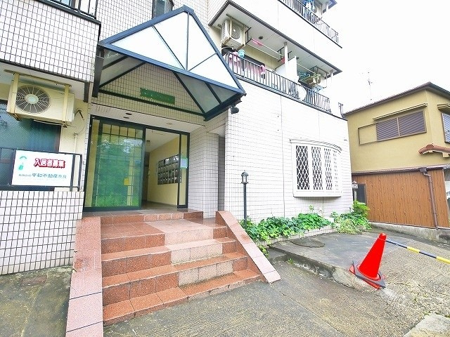 アートハウスならのエントランス|ゆったりとした共有スペース