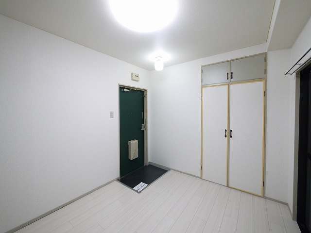 アートハウスならの洋室|落ち着いた色調の洋室です