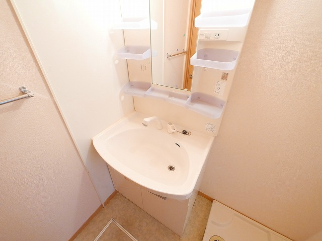 ラフィーネ　メゾンの洗面所|ゆったりとスペースのある洗面所