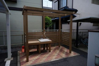 【その他共用部分】 | 屋外にはワンコ用シャワーもあります