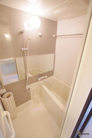 CITY SPIRE北梅田　仲介手数料無料の浴室