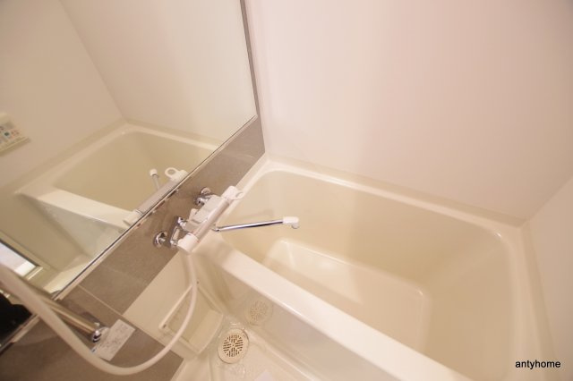 CITY SPIRE北梅田　仲介手数料無料の浴室