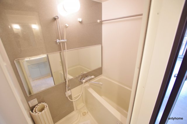 CITY SPIRE北梅田　仲介手数料無料の浴室