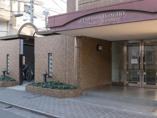 板橋本町サニーハイツのエントランス