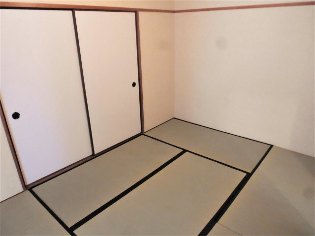 シャトー登貴和の和室