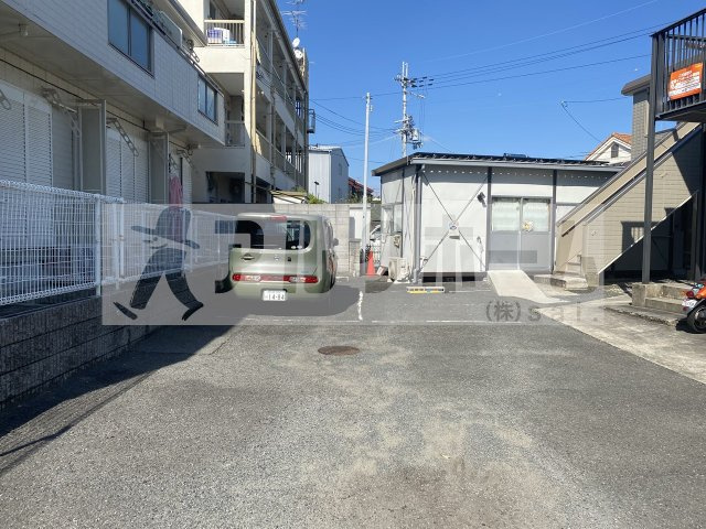 セルティアBの駐車場