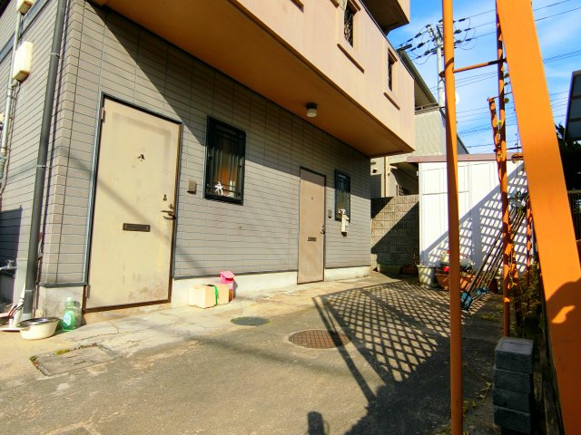 酒井ハイツのエントランス