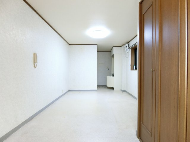 酒井ハイツの居間・リビング