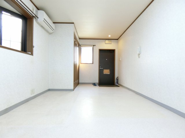 酒井ハイツの居間・リビング