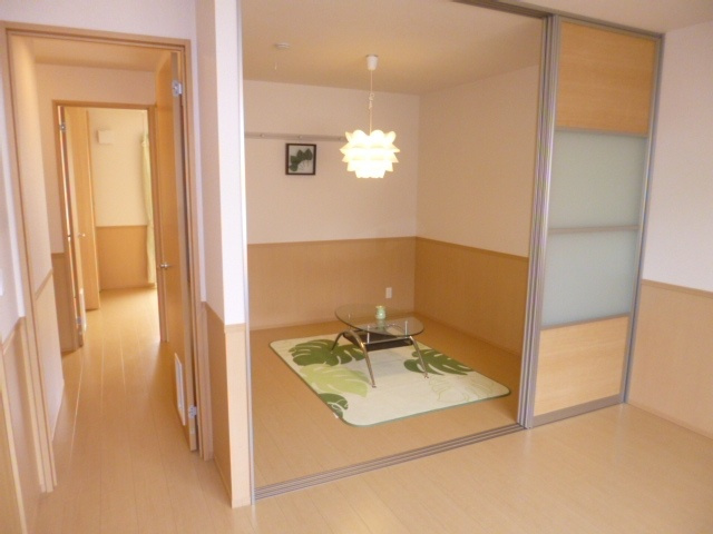 メゾン　ド　SATOMI　A棟の洋室