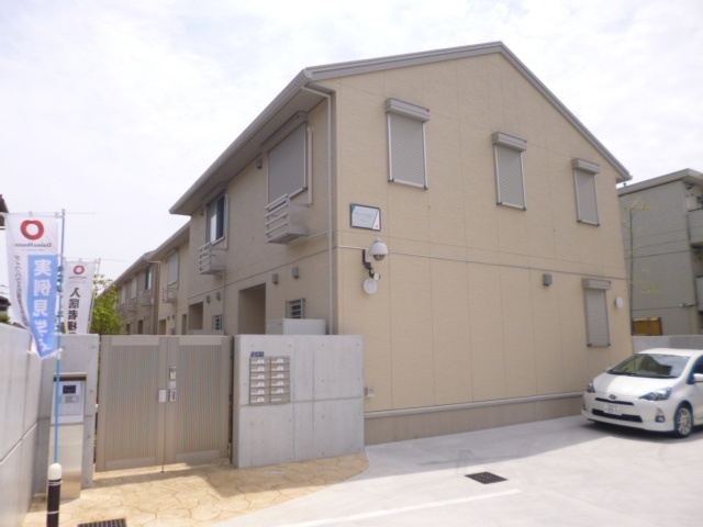 メゾン　ド　SATOMI　A棟の外観