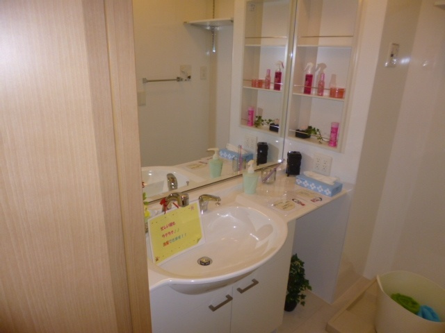 メゾン　ド　SATOMI　A棟の独立洗面台