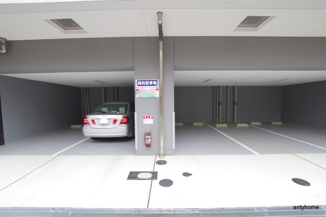 ラルーチェ北梅田　仲介手数料無料の駐車場